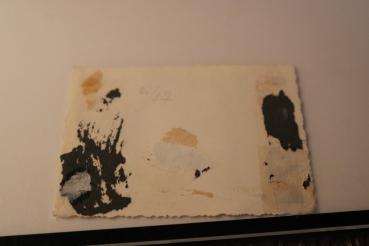 altes Foto - großer Empfang - Gebäude - Fahnen  - Ort ? großes Eisernes Kreuz am Eingang